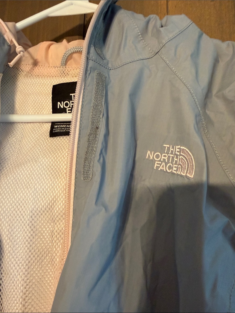 The North Face Light gray women’s Hooded Rain Jacket - Picture 2 of 8